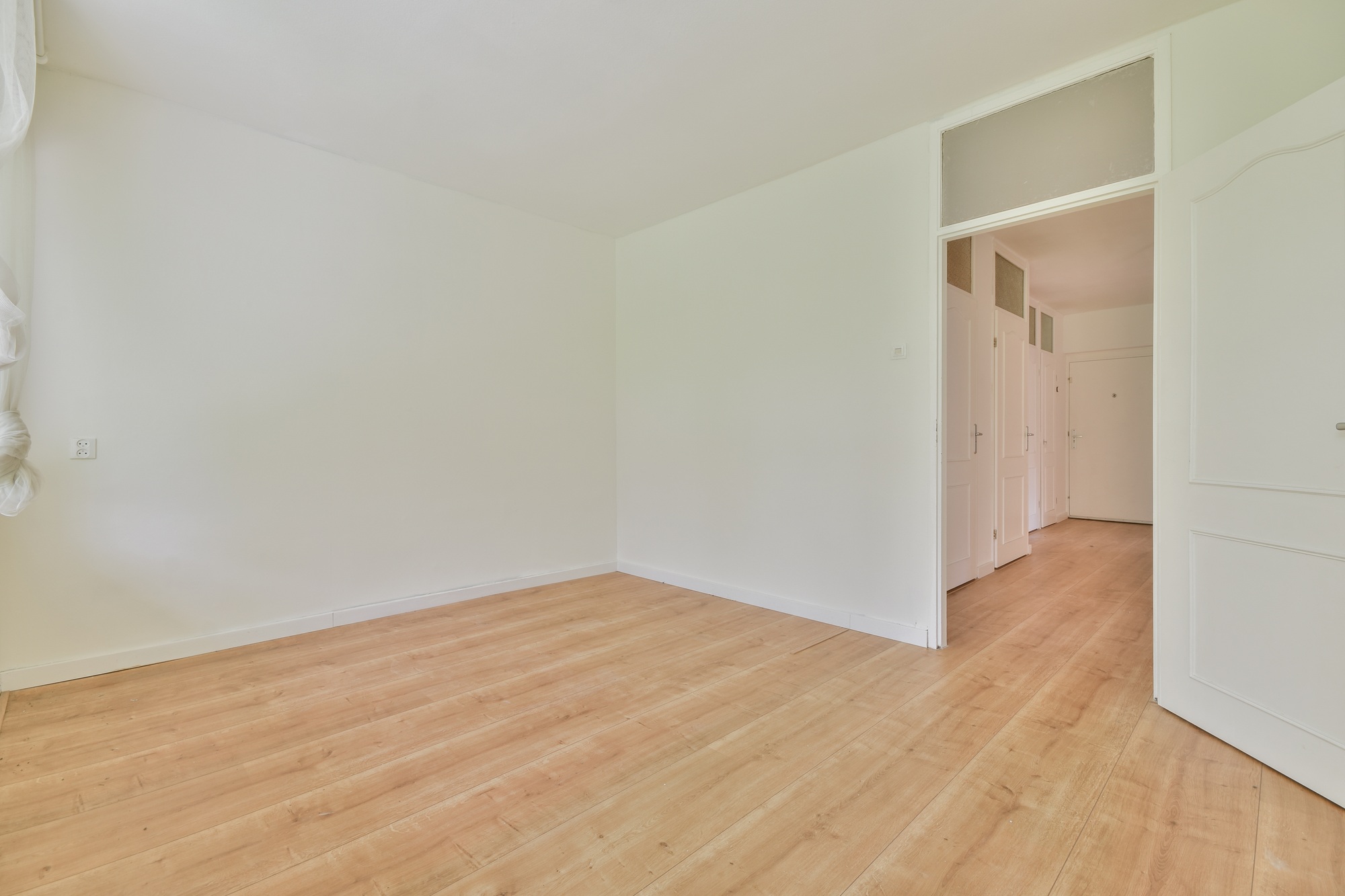 Spacious empty room